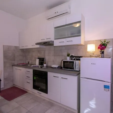 Borna * Ζαντάρ